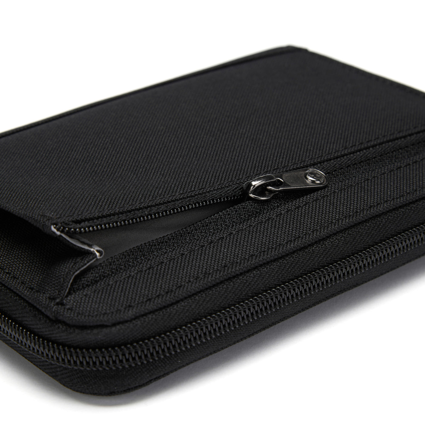 RFIDsafe Compact Travel Organizer